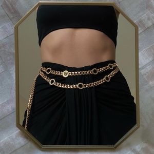 VINTAGE ST JOHN GOLD TONE BLACK ENAMEL SIGNATURE CHAIN BELT LINK.